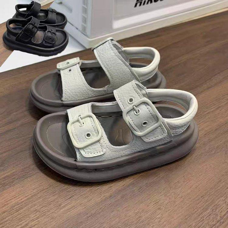 

Средний ребенок черный маленький мальчик дети мальчики пляжные кожаные сандалии 2025 лето новый летний отдых на открытом воздухе дети 36