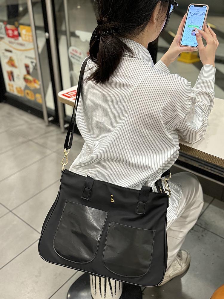 Geantă Messenger pentru femei în stil Campus: Geantă de mână și geantă de umăr ocazională, de mare capacitate, pentru studenți, cu buzunare atmosferice