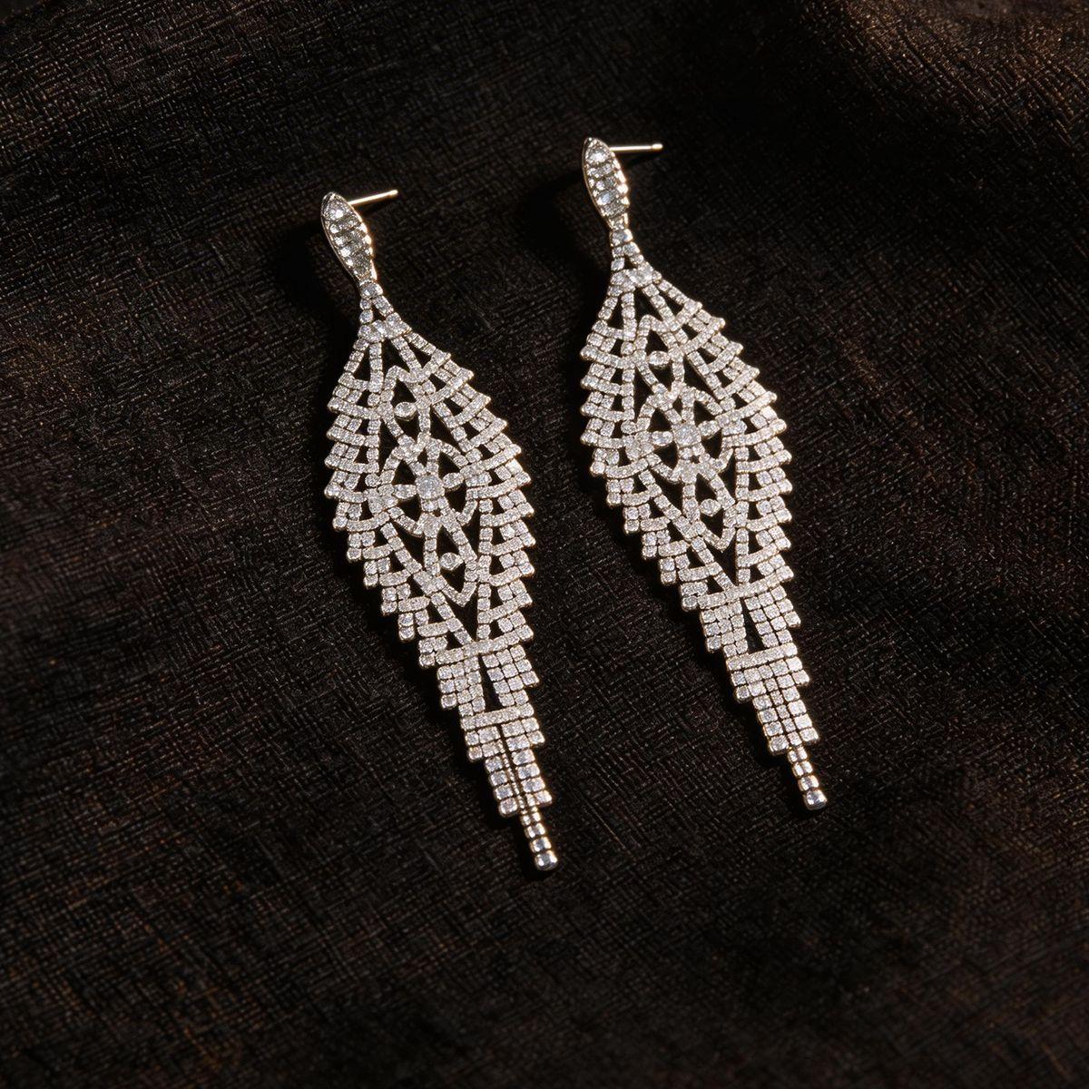 

Silver needle European and American style exaggerated fringed earrings new high-end flash diamond water drop stud earrings temperament earrings