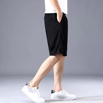 Calções de seda gelada para homens, finos, esportivos, plissados, capris, soltos, pernas retas, tendência da moda, calças casuais, calças de praia