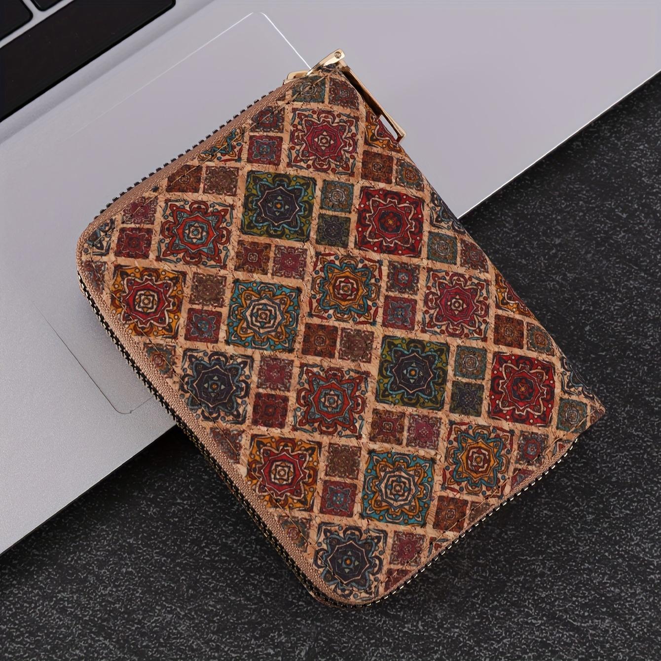 Короткий женский кошелек в богемном стиле с цветочным узором в стиле ретро кошелек для монет из этической веганской кожи держатель для кредитных карт стильный функциональный аксессуар для повседневного использования 880₽