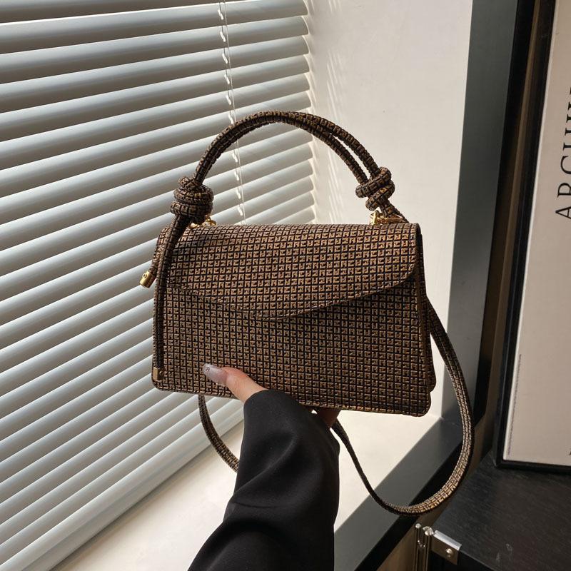 Retro fashion solid color trend small square bag spring and summer new versatile practical simple portable shoulder messenger bag