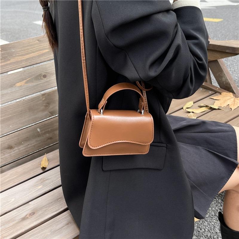 Autumn new shoulder messenger bag small square bag trendy temperament simple fashion popular handbag