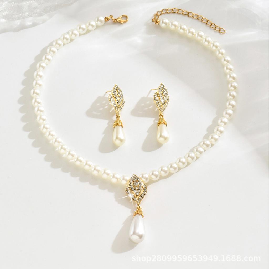 New Pearl Necklace Earrings Set Women's Versatile Sweater Chain Collarbone Chain Alloy 2442