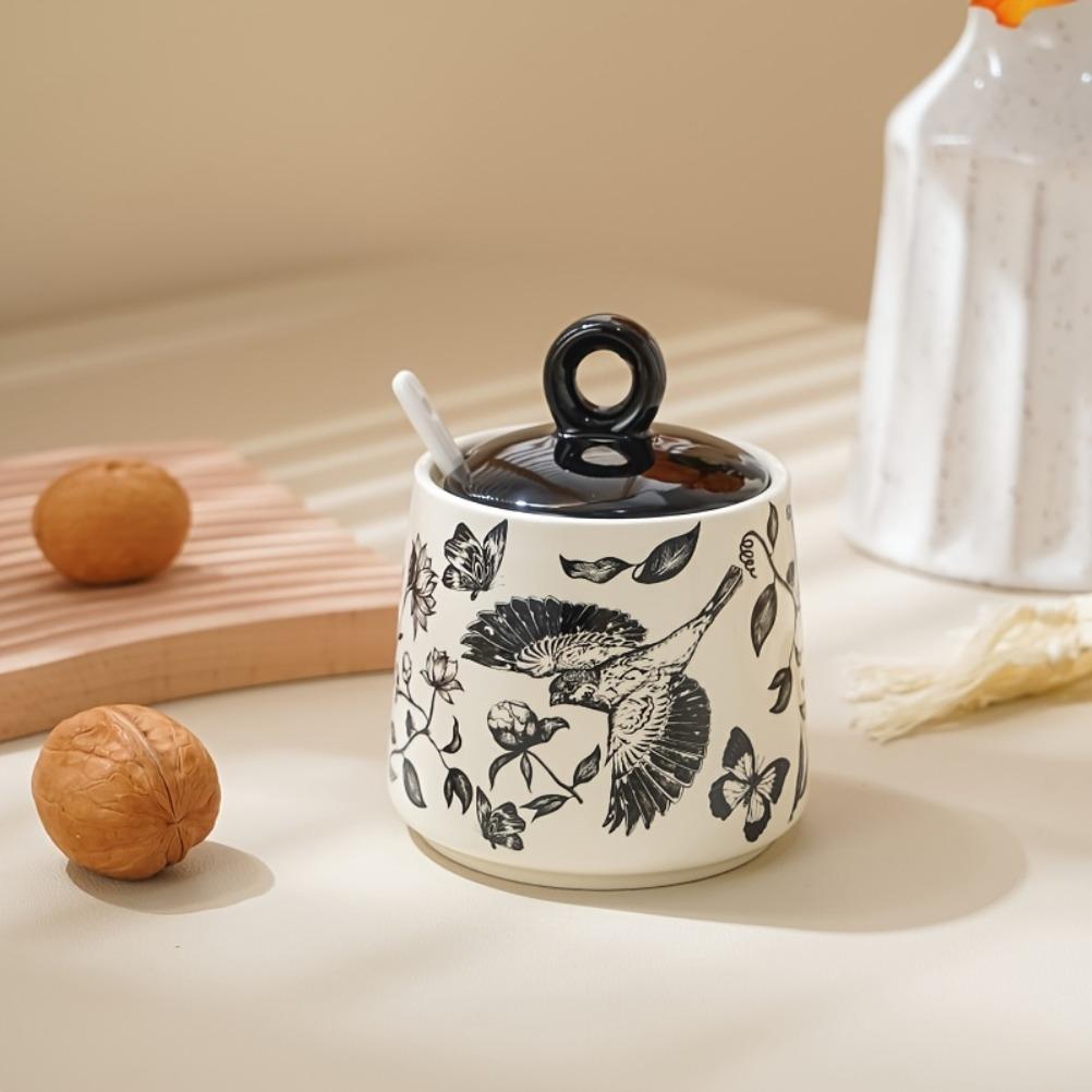 Flower and Bird Ceramic Salt Jar Seasoning Jar Kitchen Salt Shaker Sugar Seasoning Pepper Powder Jars Kitchens Accessories