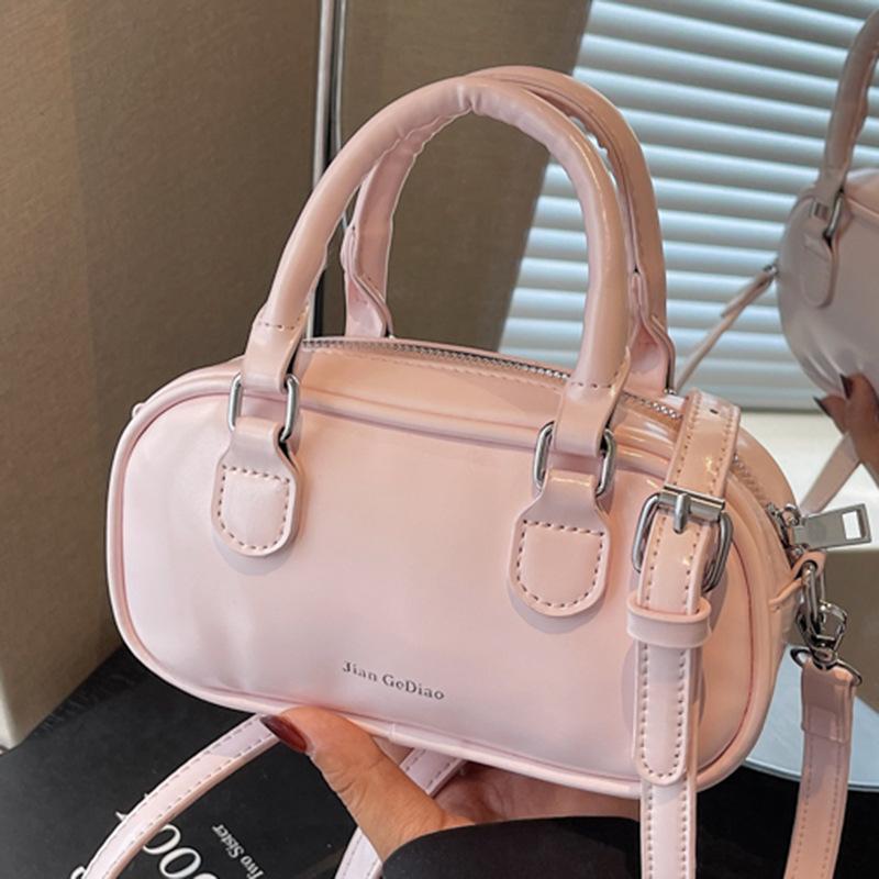 Boston Portable Small Square Bag Women's 2025 New Korean Version Gentle Shoulder Bag Retro Fashion Commuter Messenger Bag