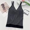 Dámské pruhované zeštíhlující tílko s výstřihem do V a hrudní vložkou, bez rukávů, temperamentní, ležérní tílko s vestavěnou podprsenkou