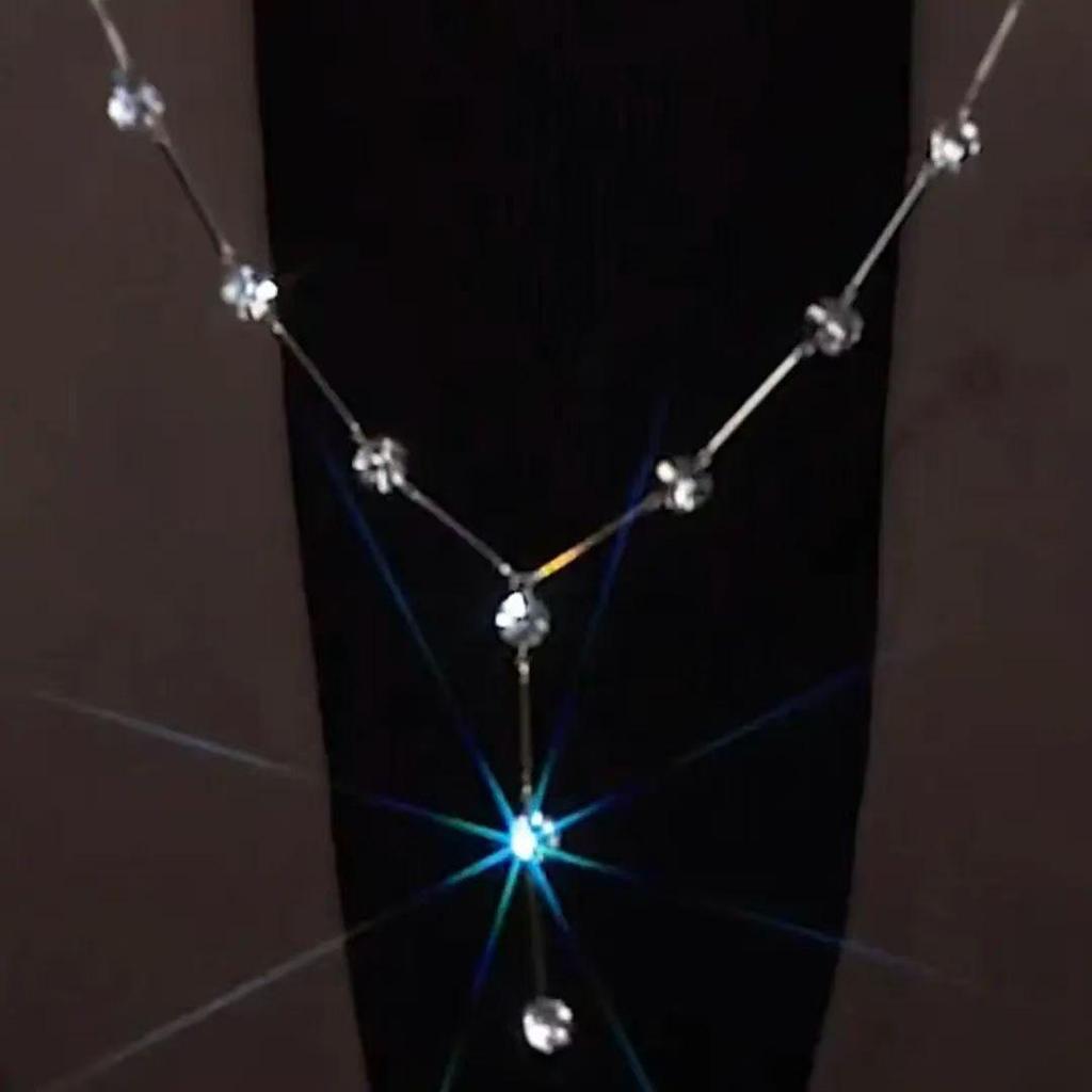 2025 Inlagd Diamant Bambu Y-formad Tofs Halsband: Mångsidigt High-End Lätt Lyx Clavicle-halsband för Kvinnor