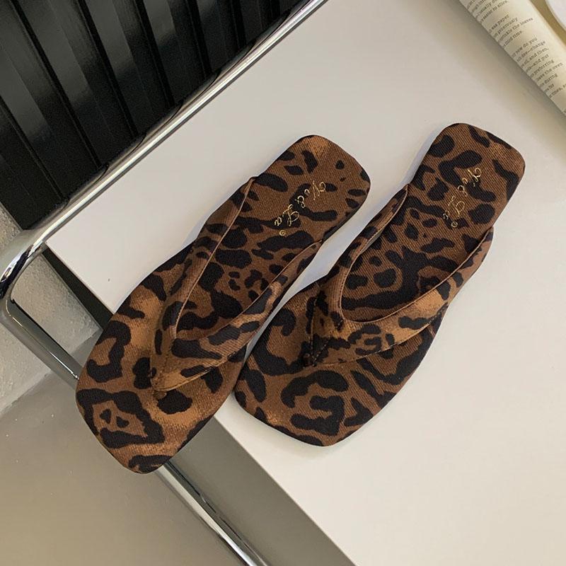 Fashion Summer Beach Flip flops Women Flats Slides Slippers Shoes Female Footwear Fashion Square Toe Ladies Flats Slippers Sandals Shoes