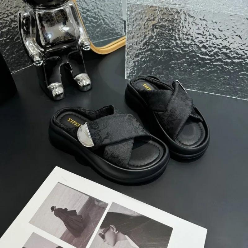 Moda 2024 Nowe Letnie Damskie Sandały Klapki Wygodne Sandały Rekreacyjne Plażowe Damskie Klapki Zapatos Mujer Duży Rozmiar 40