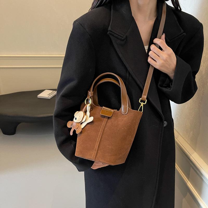 Niche handbag women's small bag 2025 new versatile fashion bucket bag premium texture messenger bag
