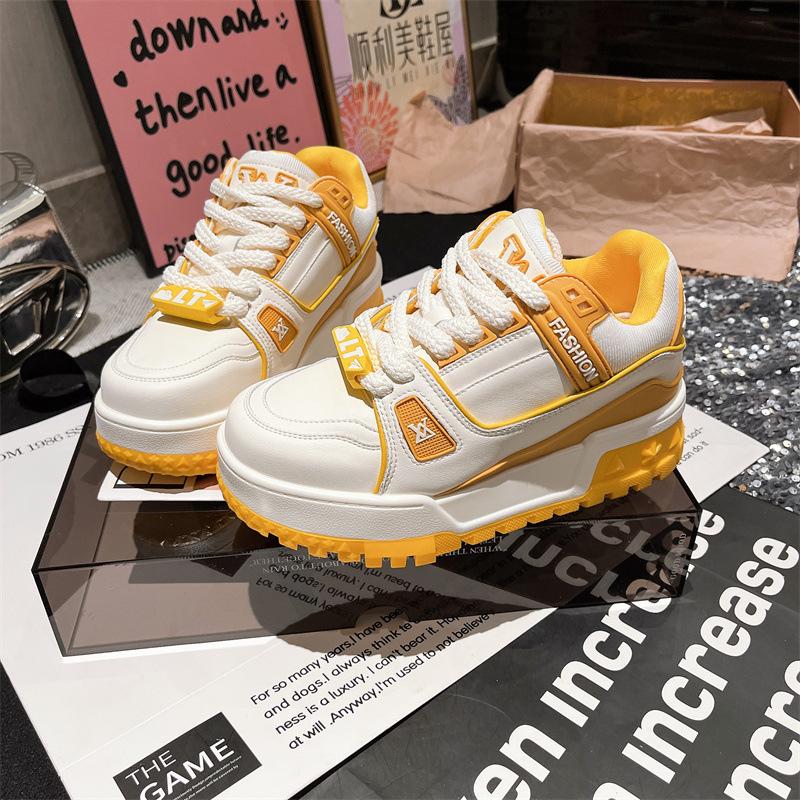 

Маффины толстоподошвенные толстые туфли Дин Сяобай женские 2025 новые небольшой высоты удобные и легкие повседневные туфли на платформе 35 жёлтый