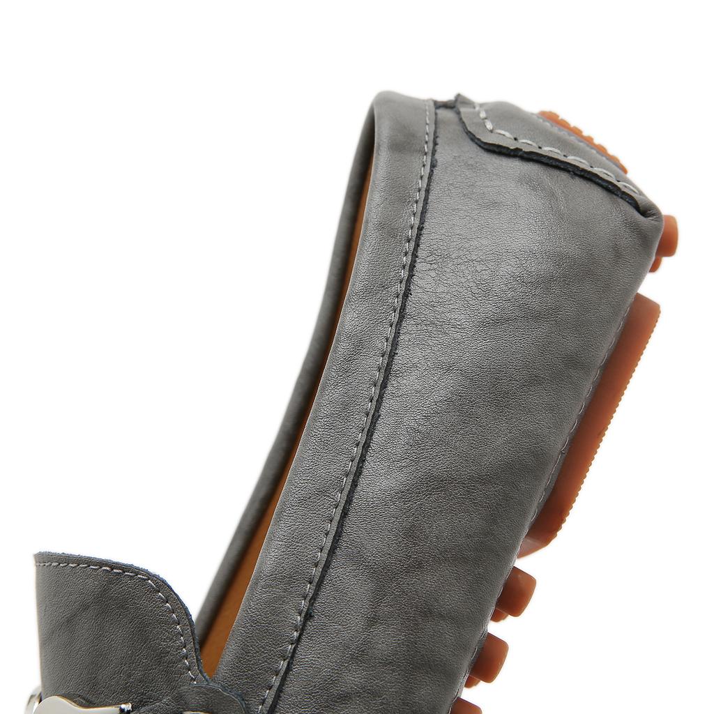 Men's Casual Leather Shoes Lightweight Loafers Moccasins Slip on Classic Male Comfortable Driving Shoe