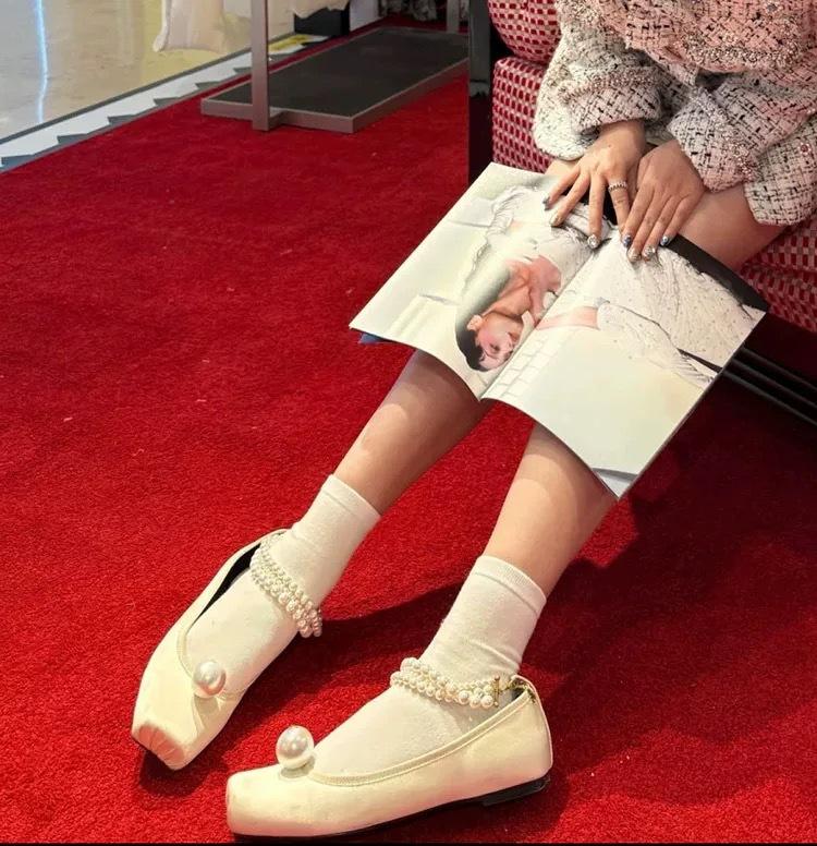 

Leather satin French niche pearl square head ballet shoes women s 2025 spring super fire light mouth single shoes flat shoes 40 белый