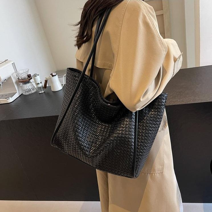 High Texture Bag Women'S Trend Line Retro Shoulder Bag Large Capacity Tote Bag Niche Commuter Women'S Bag