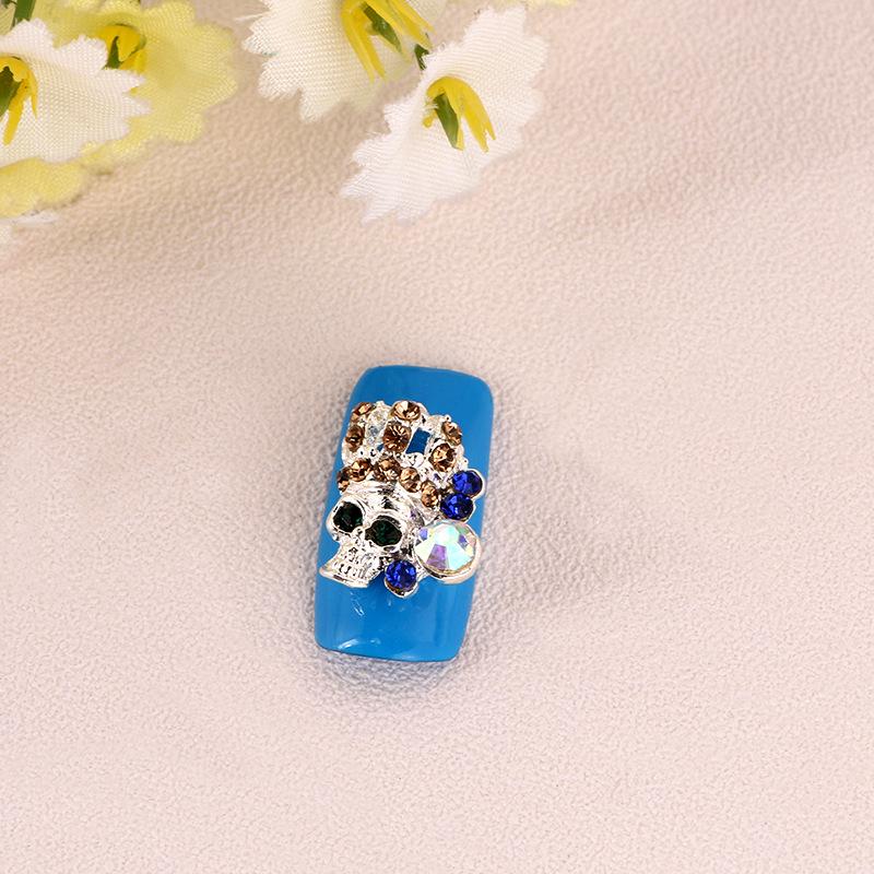 Skull Rhinestone Metal Alloy Nail Ornaments - Fashionable Nail Art Decoration