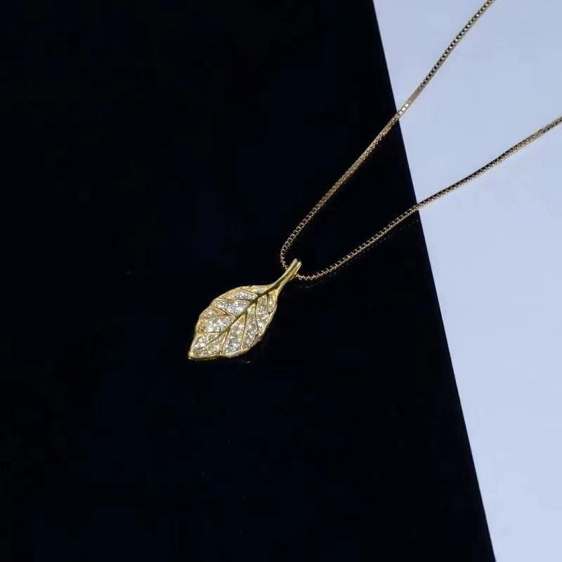 Elegant Rhinestone Tree Leaf Pendant Necklaces For Women Shiny Zircon Stainless Steel Metal Leaves Choker Simple Clavicle Chain