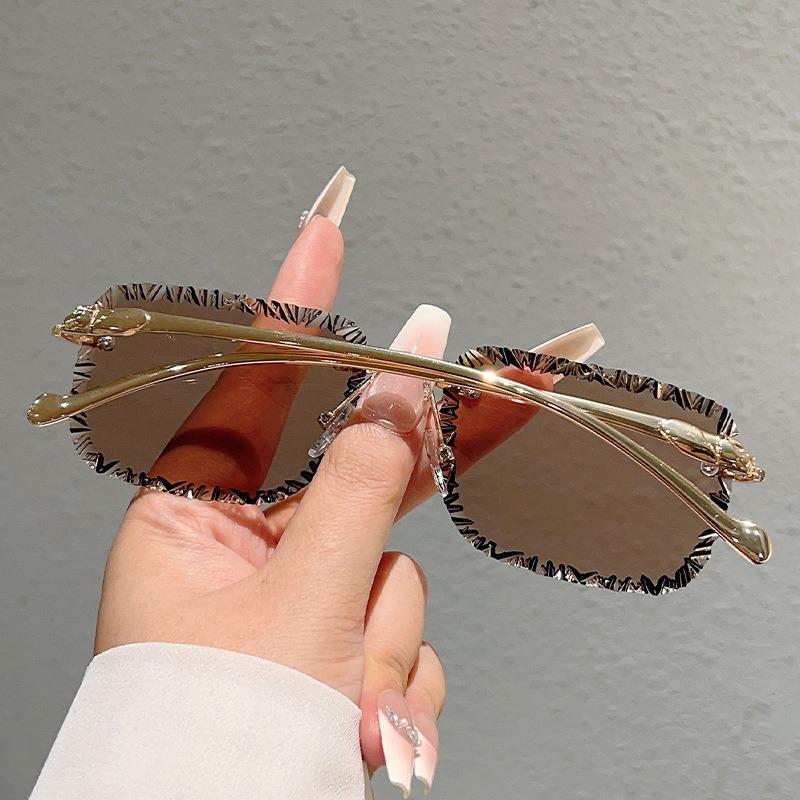 Rimless Square Sunglasses Women Fashion Vintage Gradient Casual Shades Trendy Luxury Brand Design Decor Sun Glasse