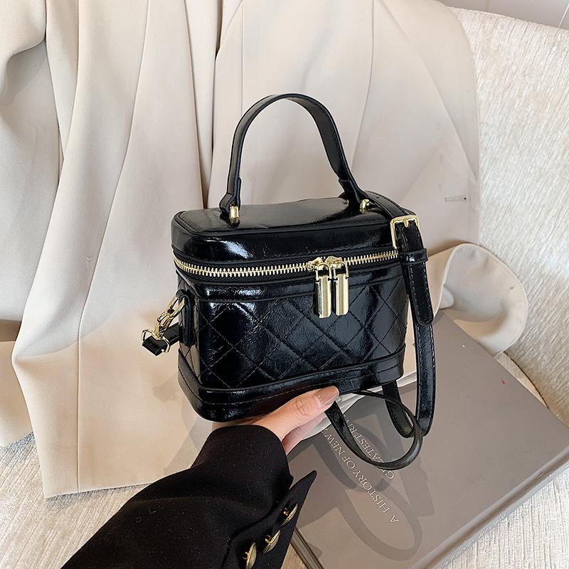 

Fashion diamond small square bag women s new high-end sense versatile casual hand bag shoulder messenger bag чёрный