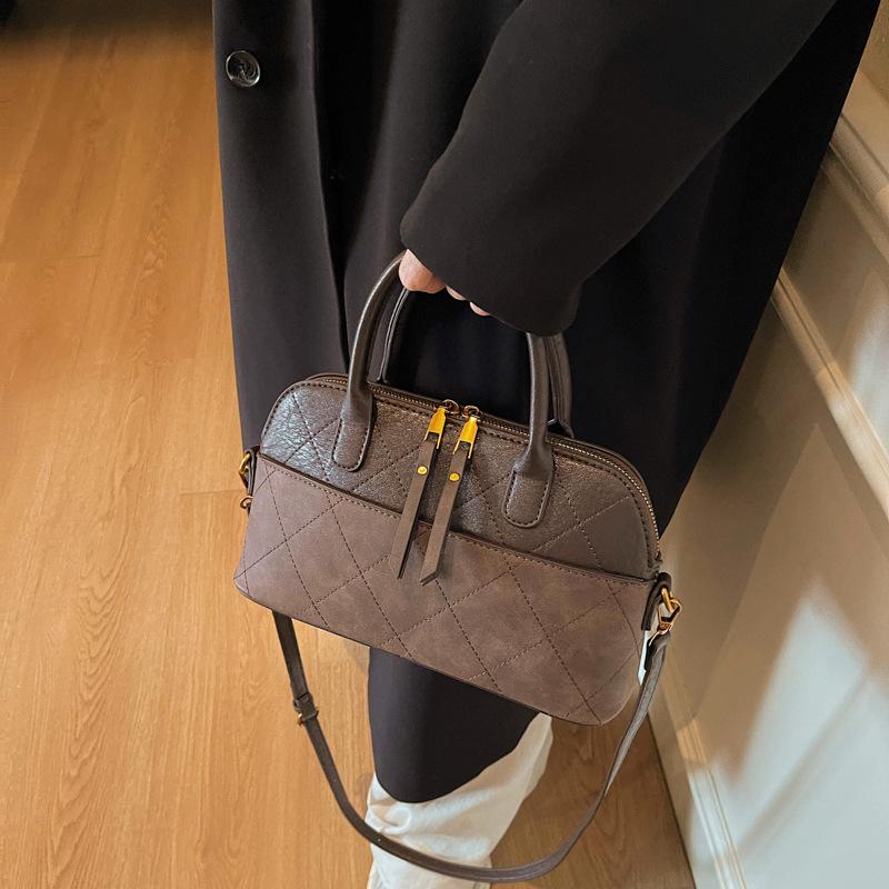 Vintage Handbag Bag Women's 2025 New Diamond Embroidery Thread Shoulder Bag Small Bag Matte Shell Messenger Bag