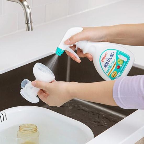 Pigeon Baby Bottle Cleaning Easy Foam Spray (270ml X 1 Bottle + 250ml X 2 Refills) - No Artificial Colors, Fragrances, or Phosphorus.