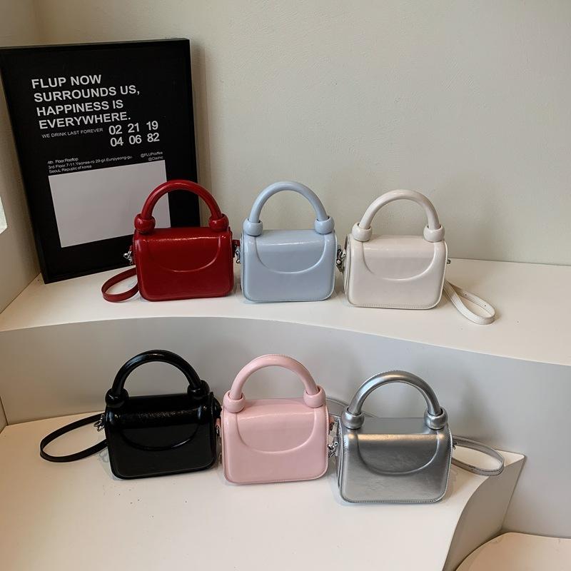 Premium sense niche messenger bag women's bag 2025 new versatile exquisite handbag bag fashionable commuter shoulder bag