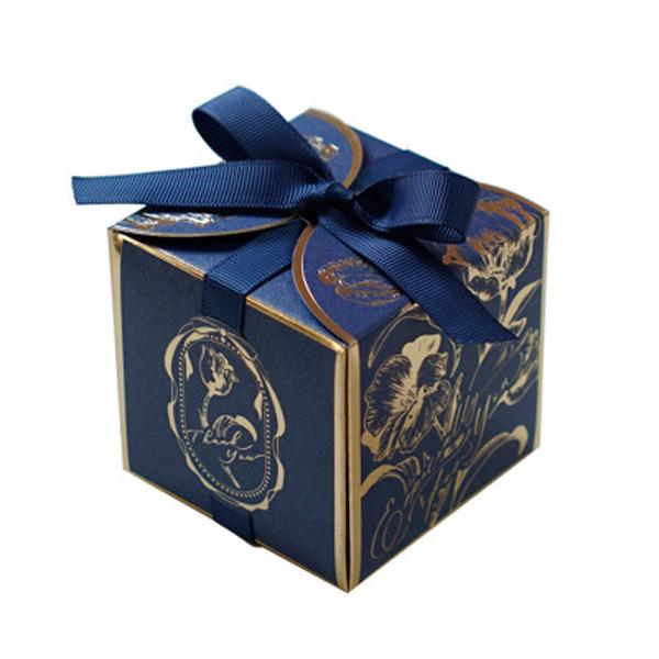 

Elegant French Tulip Wedding Favor Box - Gold Stamped Luxury Candy Box for Engagements синий