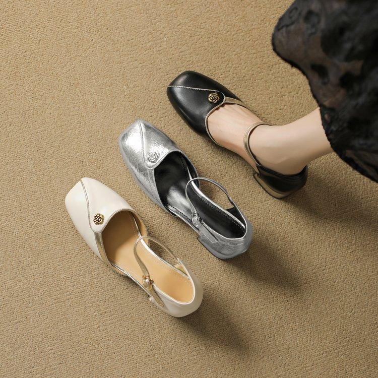 Baotou 2025 summer new retro summer camellia sandals French single shoes versatile leather shoes temperament women's shoes square head