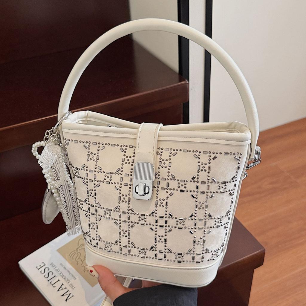 Small bag women's handbag 2025 new summer super popular bucket bag niche design women's messenger bag tide