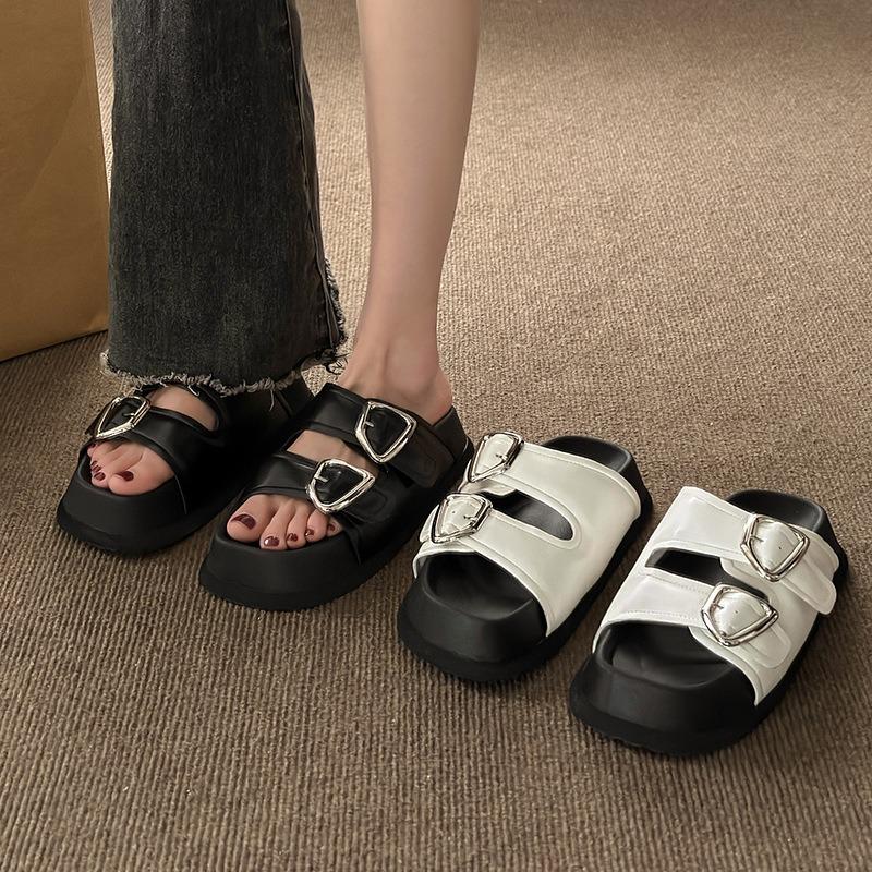 Platform Sandals Women's Summer New Buckle Fashion Flat-bottomed Retro Beach Slippers