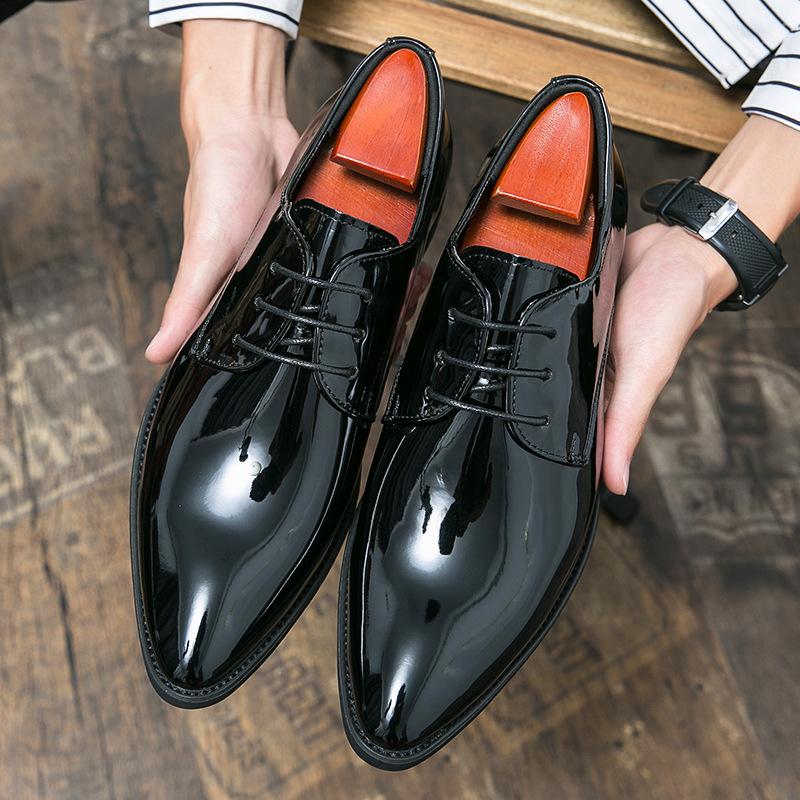 2025 men's casual large size 48 gradual change of color fashion pointed glossy business dress leathershoes