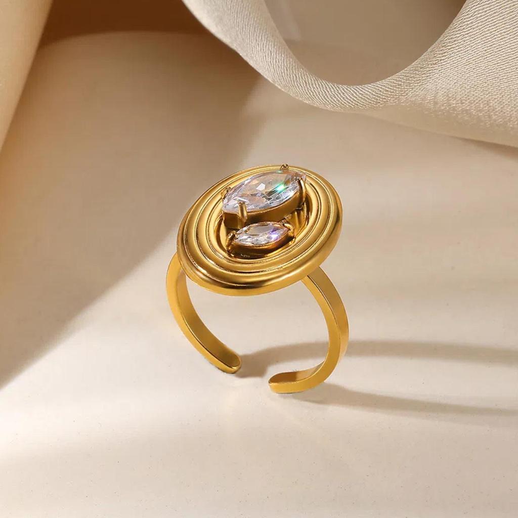 Luxurious Exaggerated Titanium Steel Star Heart Ring for Women
