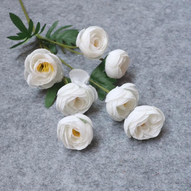 Weiße Hochzeitskapelle Decke Seidenblumen-Dekoration & Gangläufer