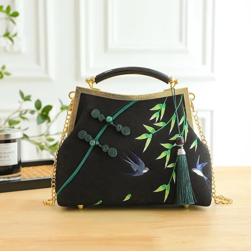 Chinese Style Embroidered Cheongsam Bag Vintage Clip On Shoulder Crossbody Lucky Bamboo Tassel Elegant for Party Evening Purse