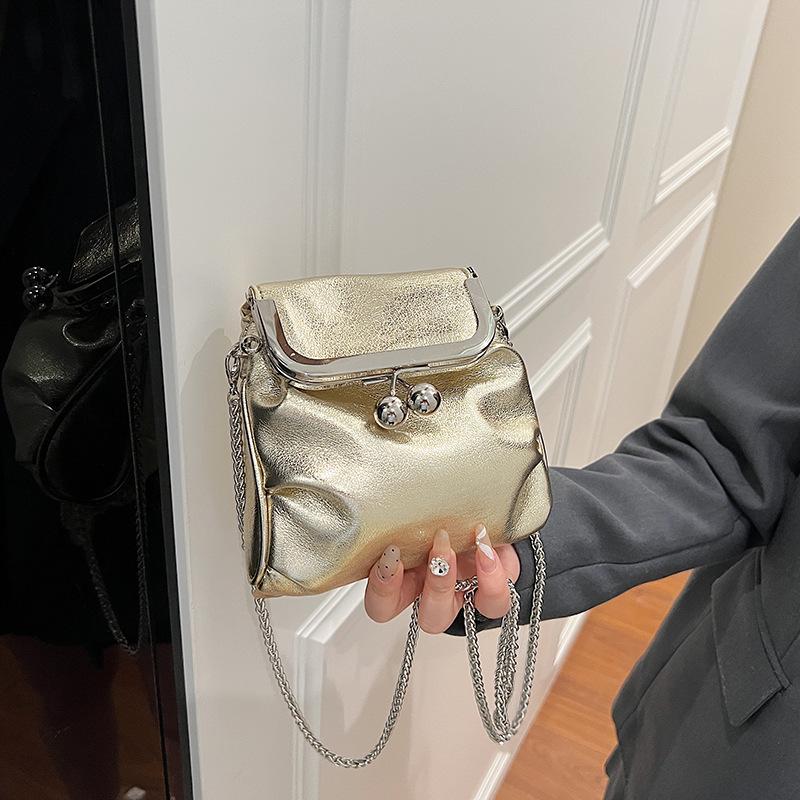 Summer niche texture small bag 2025 new simple bucket bag chain shoulder messenger bag mini mobile phone bag