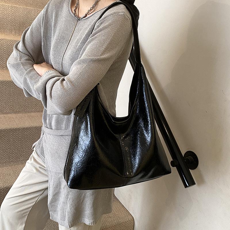 Large Capacity Tote Bag Women's New Casual Commuting Shoulder Underarm Bucket Bag