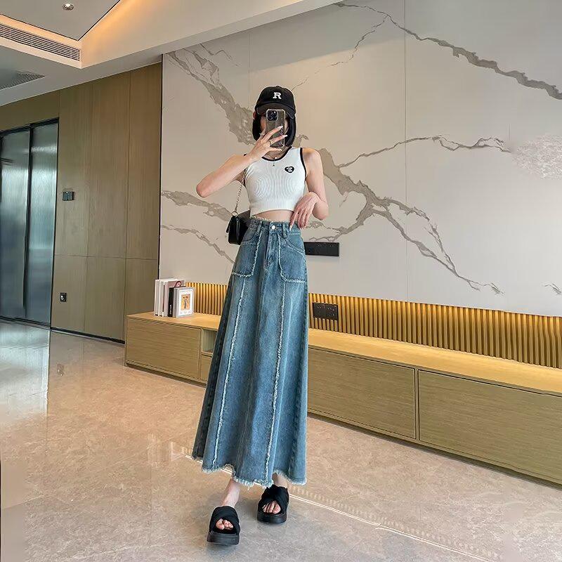 Hongkong-Stil Übergröße Gewaschener Denim Midi-Rock: Patchwork mit offenen Kanten, A-Linie, Bauchweg-Design, Hüftbetonend für Frauen