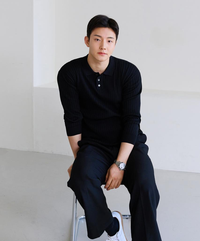 HECKCOOLNAM Muscle Fit Long Sleeve Ribbed Collar Knit For Men That Makes Shoulders Look Broad