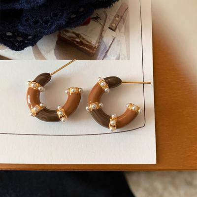 Retro üst düzey saplama küpeler, kişiselleştirilmiş niş tasarım küpeler, modaya uygun çok yönlü damla yağ C şeklinde küpeler.