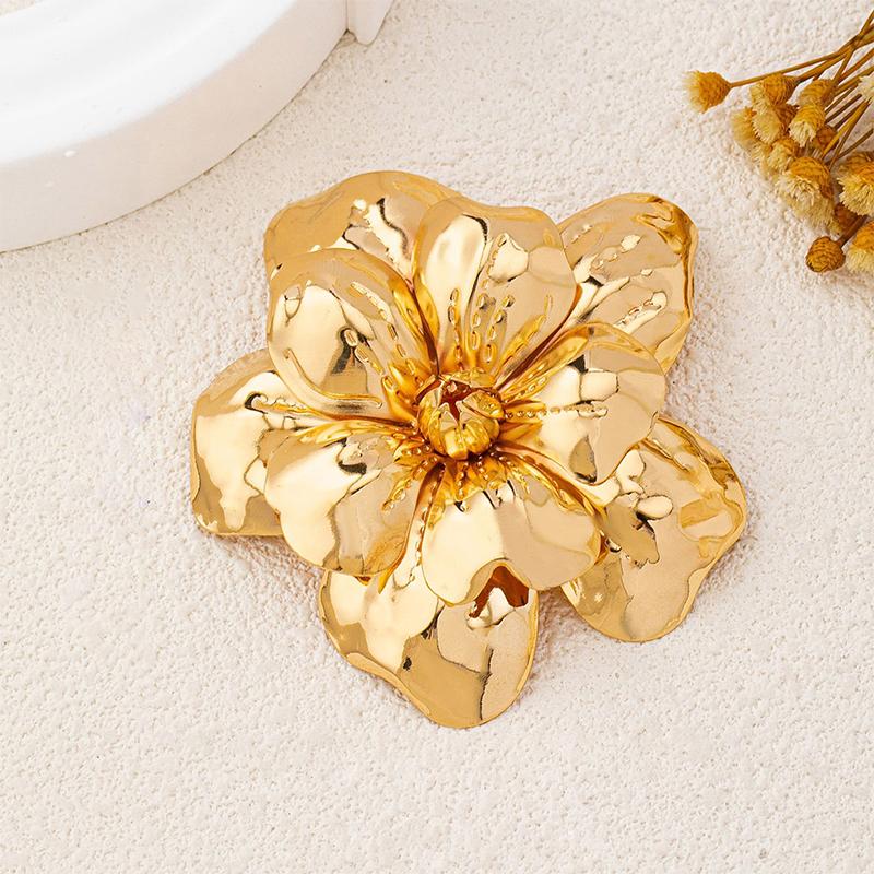 Large Statement 3D Layered Golden Flower Brooch for Women Elegant Retro Collar Accessory for Party Wedding Daily Wear