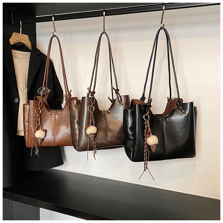 Women's Large Capacity Retro Shoulder Tote - 2025 Spring/Summer Fashion