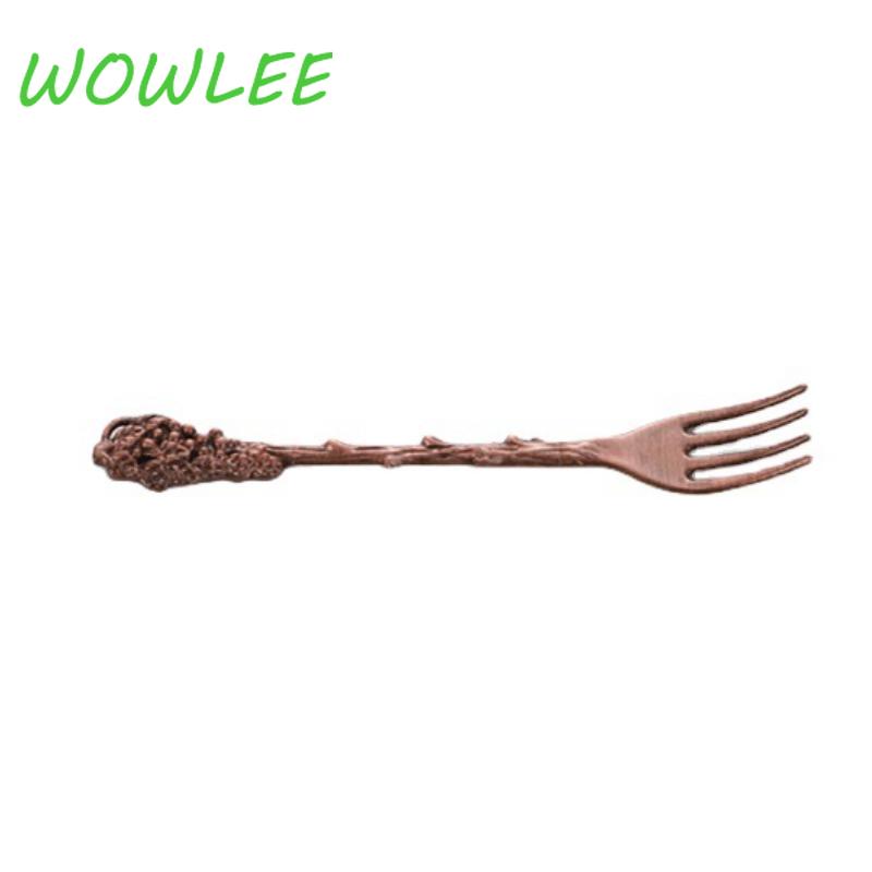 2PCSEuropean Dessert Fruit Fork Stainless Steel Long Handle Cake Snack Fork Embossed Tableware Salad Fork Kitchen Utensils