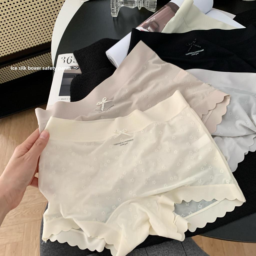 Girl Summer Lace Jacquard Flower Flower Breathable High Play Ice Silk Middle Waist Flat Angle Briefs