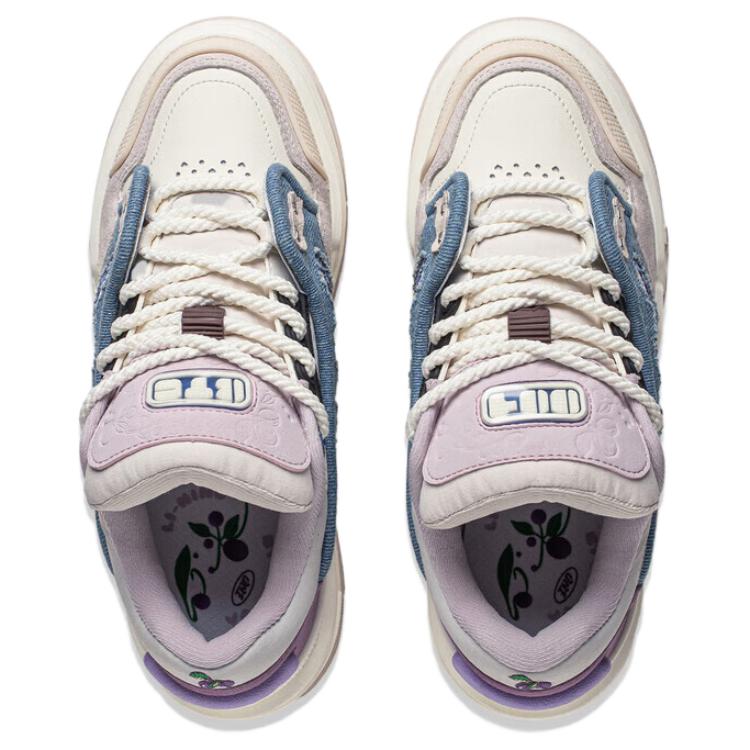 Li Ning 001 Btc მეგა მრავალმხრივი რეტრო სკეიტბორდის ფეხსაცმელი მოცურების საწინააღმდეგო ცვეთამედეგი შოკის შთანთქმის მხარდაჭერა ქალის სნიკერსები თეთრი ლურჯი იასამნისფერი AGCU004-3