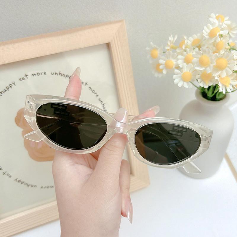 P1322 Hot Selling Small Frame Sunglasses Women's Fashionable Cat Eye Retro Sunglasses Wholesale
