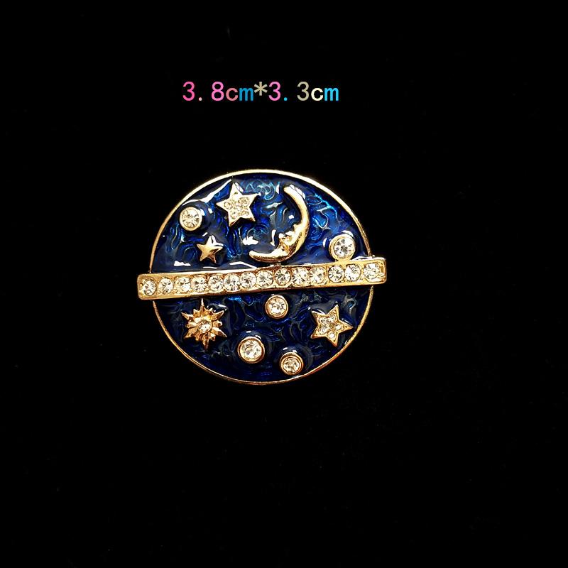 Vintage Palace Sun God Brooch Starry Sky Cloud Enamel Brooches Milky Way Series Accessory Pin Brooches Woman Party