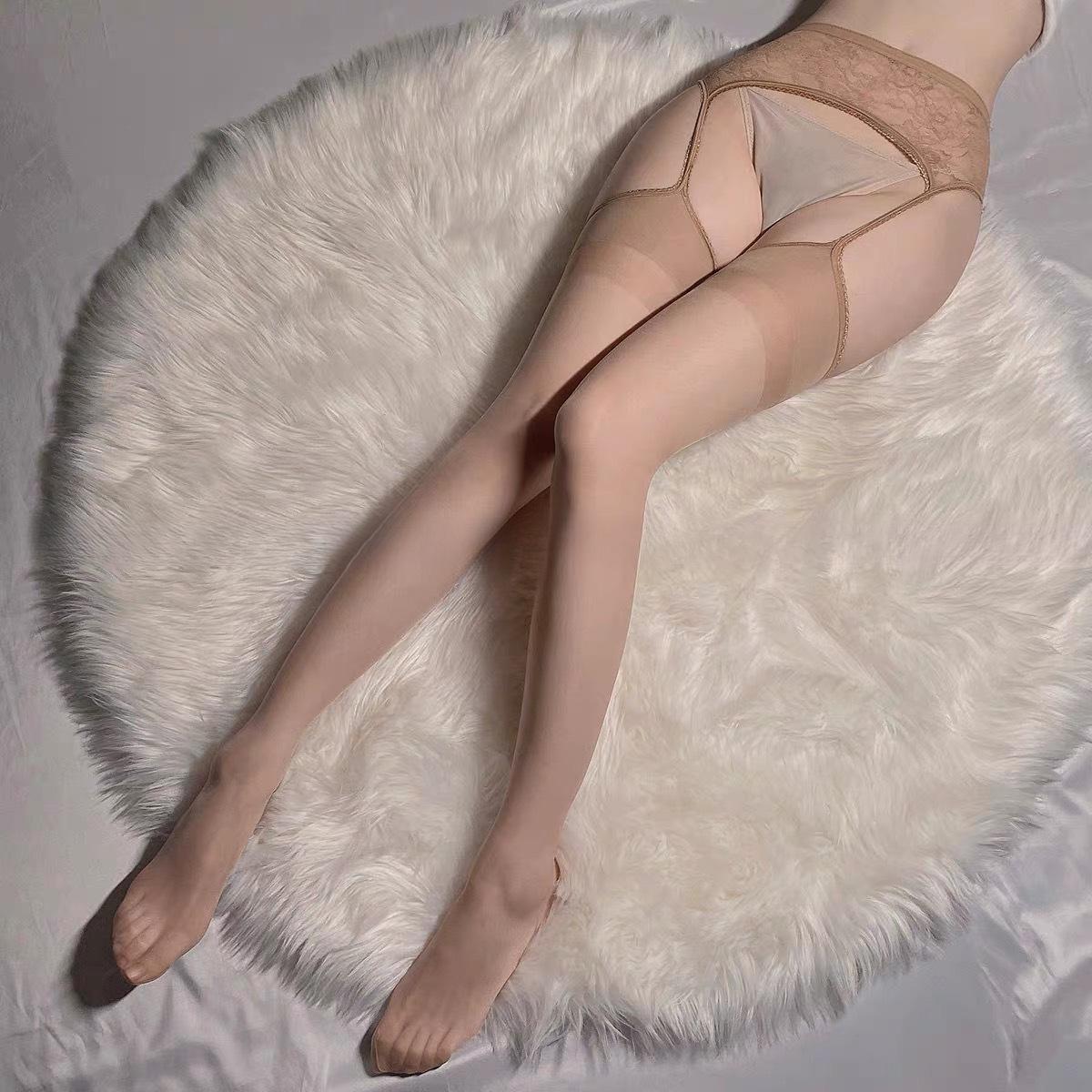 

Ультратонкие 20D черные чулки с подвязками с масляным блеском, со встроенным кружевом и перламутровым вырезом One Size