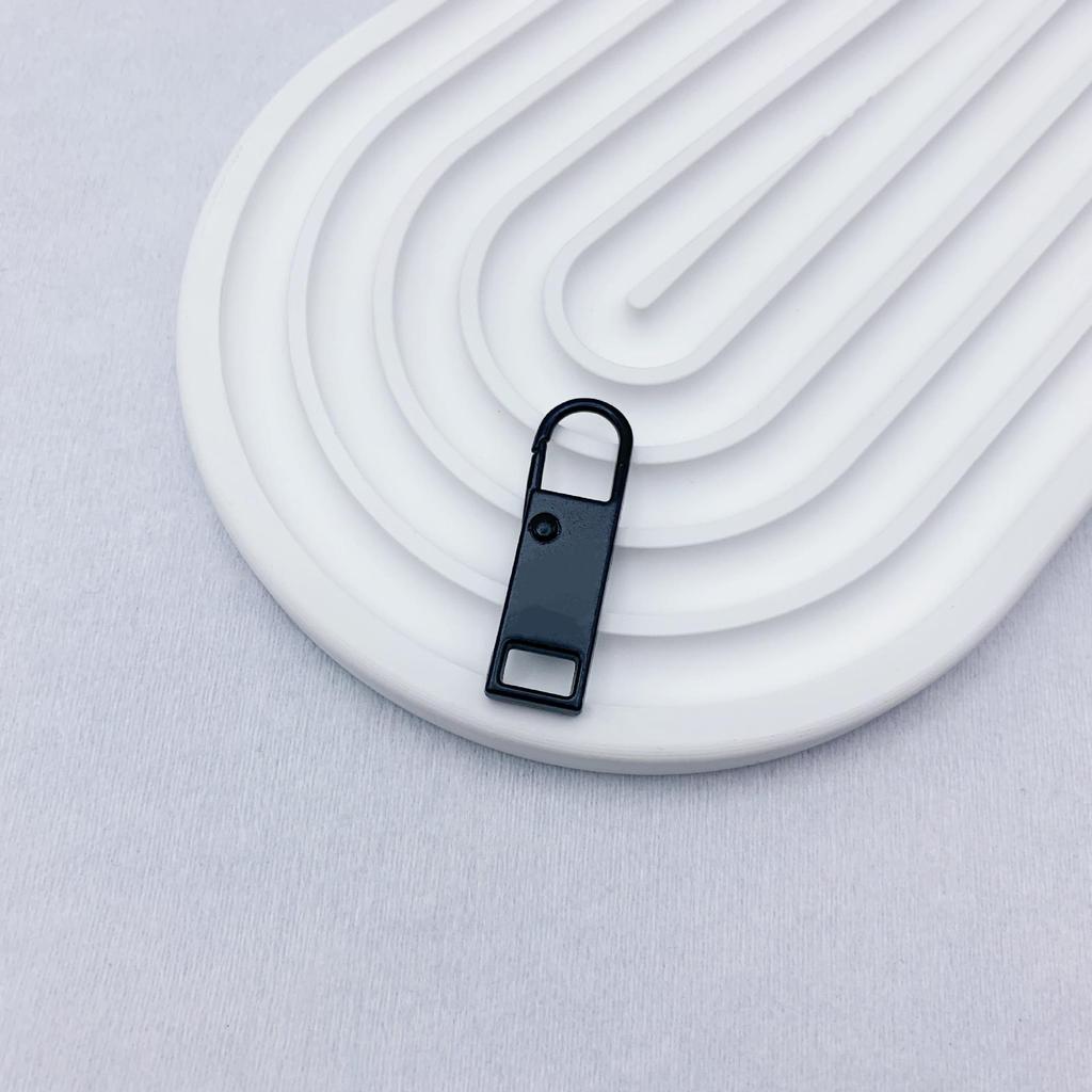 Tool-Free Zipper Pull Tab Replacement for Bags, Backpacks, Coats, and Clothes – Removable Alloy Spring Zipper.