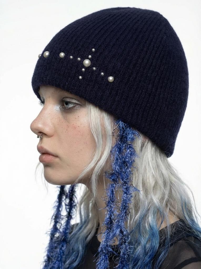 DILETTANTISME Handmade Studded Beanie (Nv)
