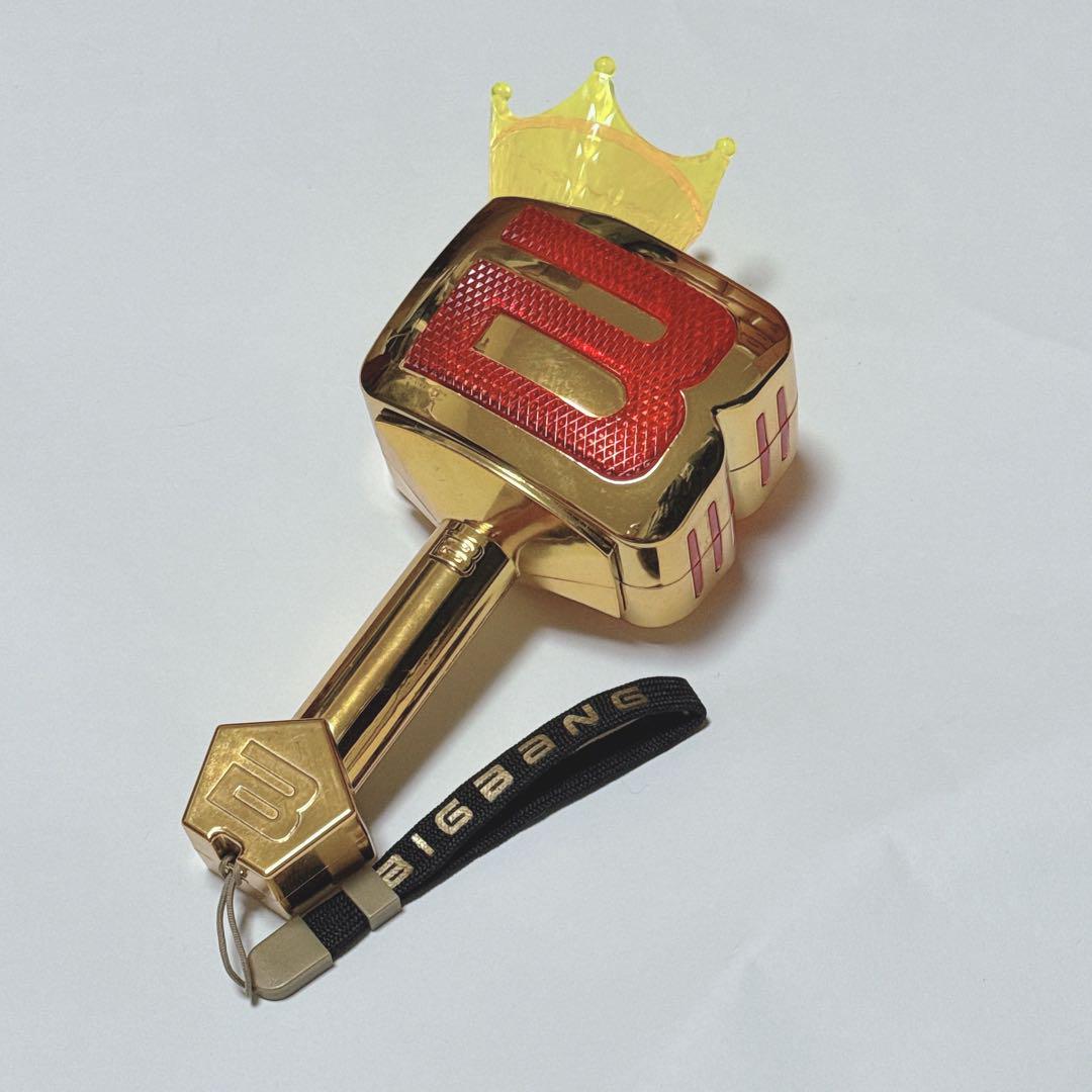 

[USED] BIGBANG Crown Gold Penlight